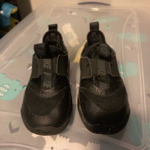 NIKE BOYS INFANT FLEX RUNNER SLIP ON SNEAKER